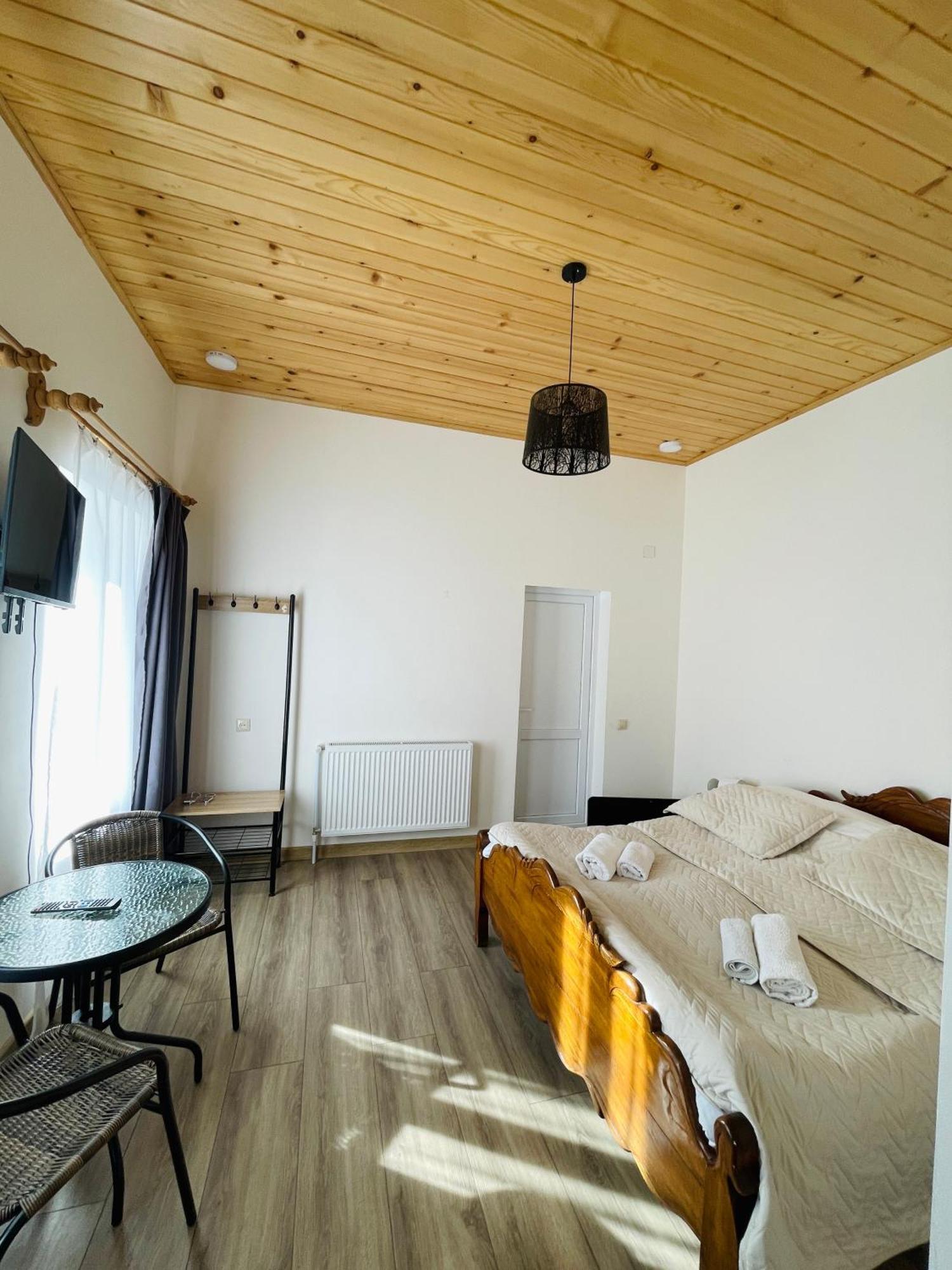 Mamuka Chartolani Guesthouse 梅斯蒂亚 外观 照片